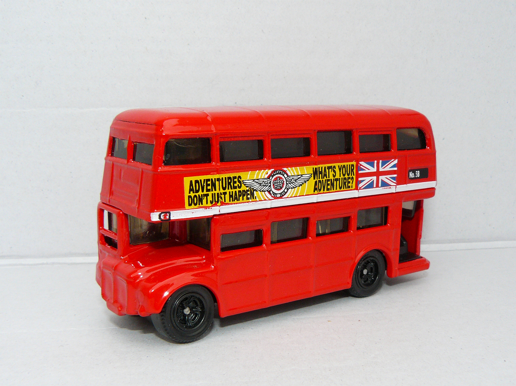 Matchbox MB694 - AEC Routemaster London Bus.