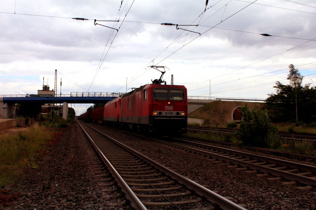 MEG 601 und 802 mit Holzzug in richtung Bremen. Bf Tostedt - Datum 18.07.2011