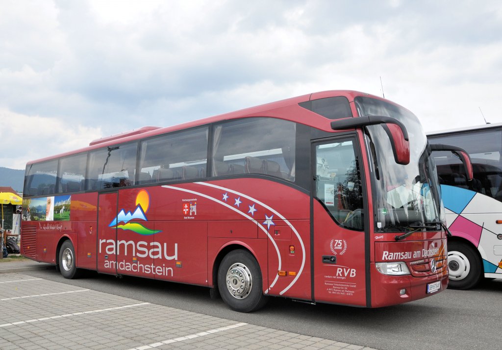 MERC$EDES BENZ TOURISMO der Ramsauer Verkehrsbetriebe aus �sterreich anl�sslich der AIRPOWER13 in Zeltweg,28.6.2013.