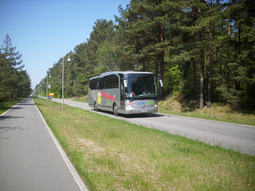 Mercedes Travego zwischen Binz und Prora von Sauerland Team Tour aus Deutschland.