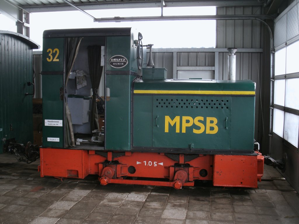 MPSB Lok Nr.32,am 13.April 2013,im Lokschuppen von Schwichtenberg.Kleine Info zum Ort Schwichtenberg:gelegen an der Strae zwischen Ferdinandshof und Friedland.Dort befindet sich ein kleines Schmalspurbahnmuseum(freier Eintritt !)zur Erinnerung an die ehmalige Schmalspurbahn Anklam-Friedland