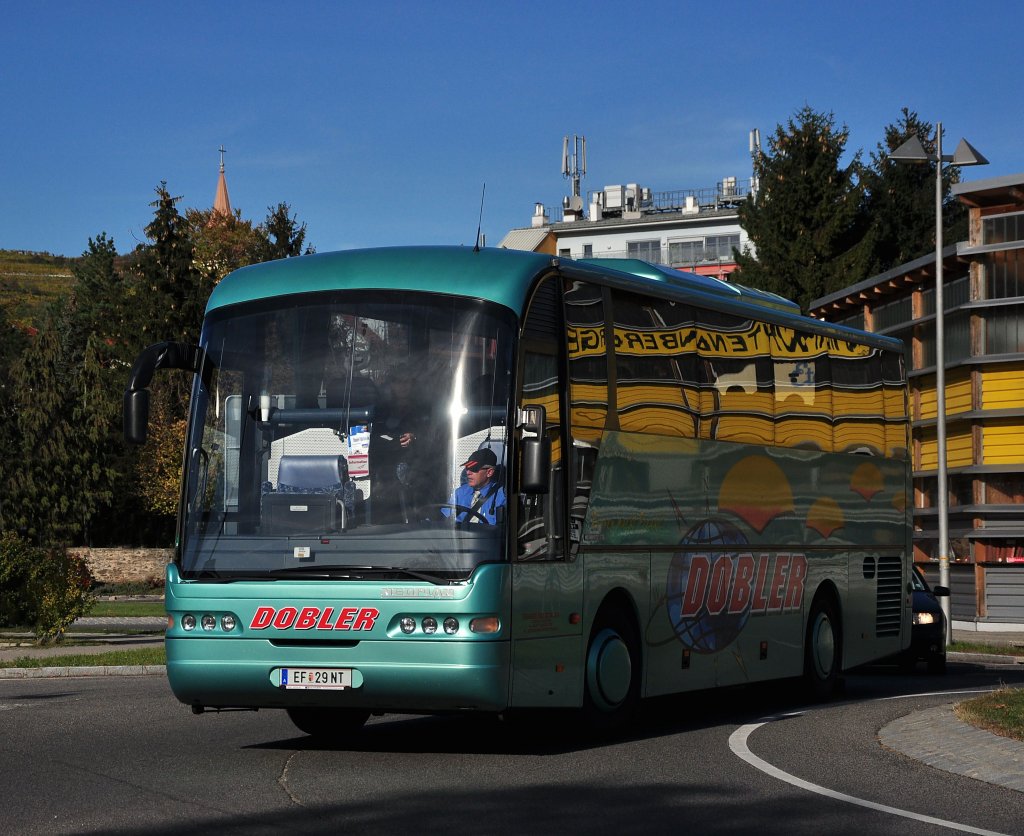 NEOPLAN EUROLINER von DOBLER Reisen aus Eferding/Obersterreich im Oktober 2012 in Krems unterwegs.