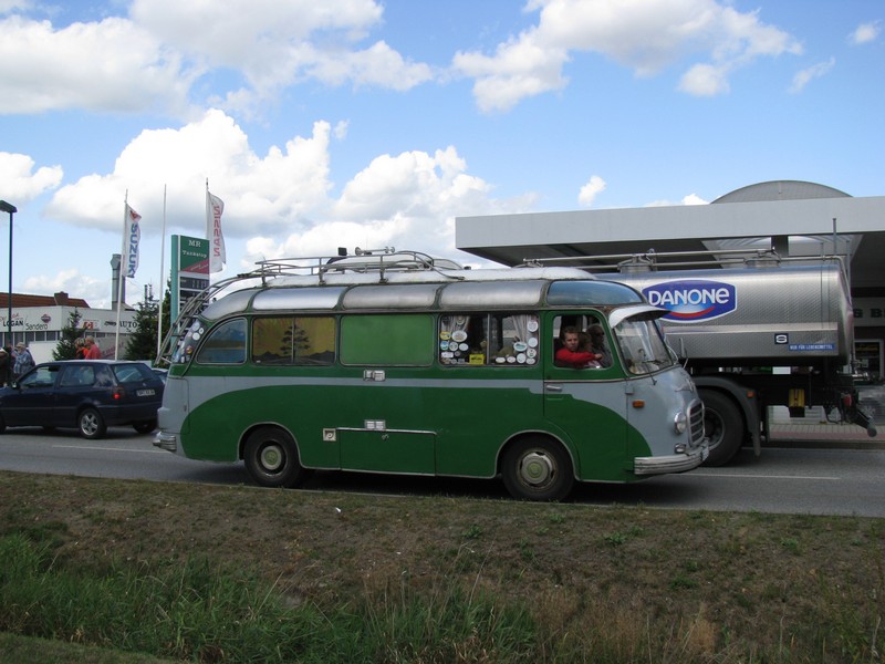 Omnibus SETRA ... aus dem Landkreis Herzogtum Lauenburg (RZ) beim 8. Oldtimertreffen Hagenow [30.08.2009]
