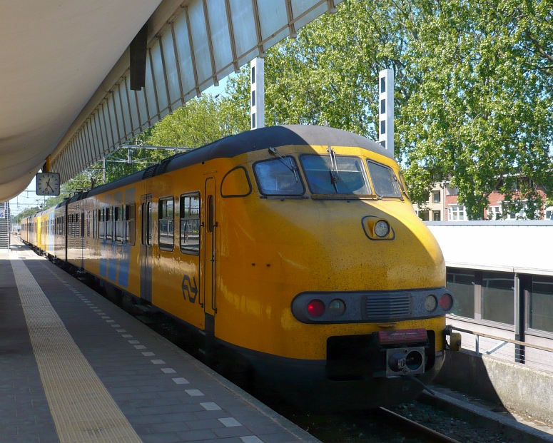 Plan V Nummer 444 auf Gleis 16, Rotterdam Centraal Station am 02-06-2010.