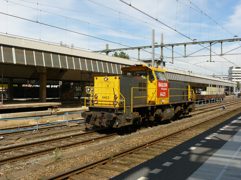 Railion Lok 6423 Rotterdam Centraal Station 17-08-2011.