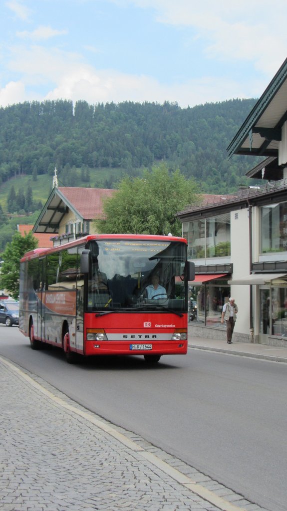 Setra 315-UL von Oberbayernbus M�nchen in Rottach-Egern am 28.5.2012.