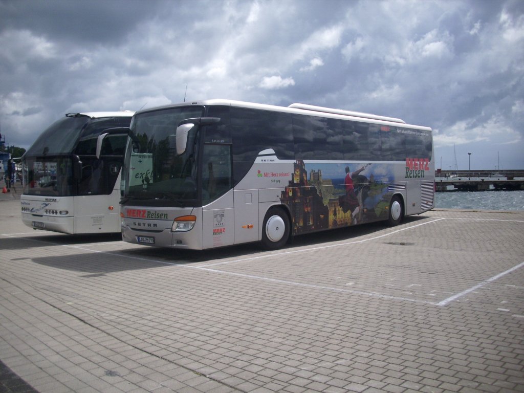 Setra 415 GT-HD von Merz Reisen aus Deutschland im Stadthafen Sassnitz.