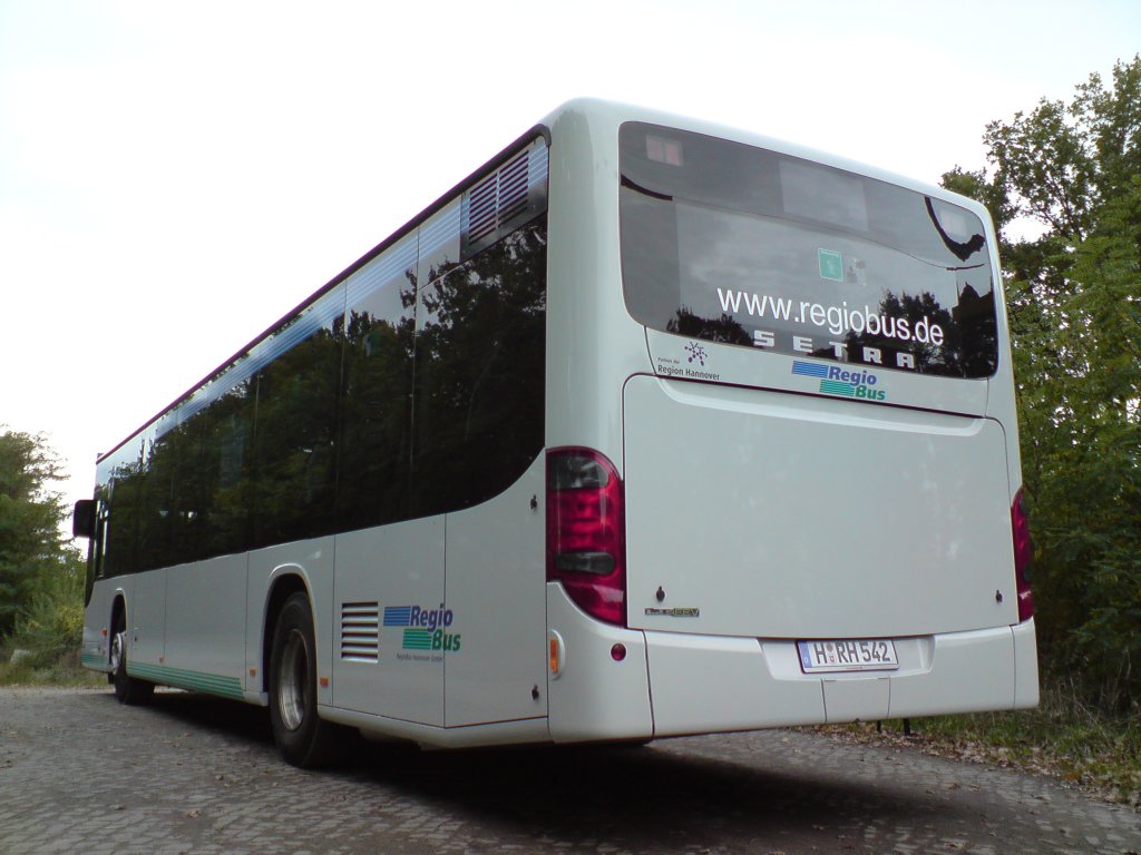 Setra S415 NF (H-RH 542) Aufgenommen whrend der Pause (Bahnhof Burgwedel) am 18. Oktober 2012