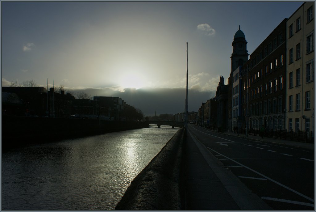 Sonnenuntergang am River Liffey in Dublin.
(14.04.2013)
