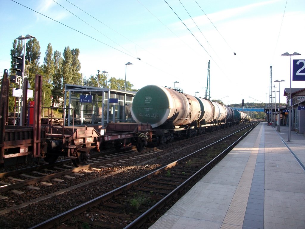 Stndig im Lumpensammler Mukran-Rostock Seehafen eingestellt sind russische Breitspurwagen.Aufnahme am 03.September 2010 in Bergen/Rgen