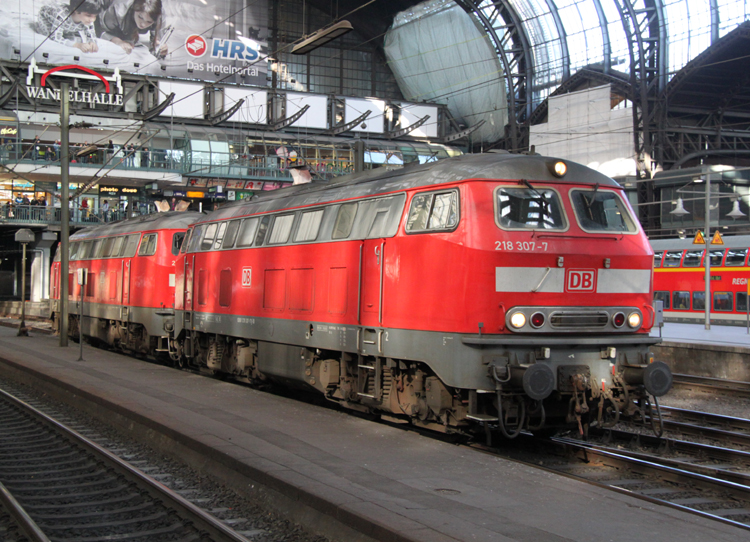 und das nchste 218er Doppel der Superadmin von Bahnfreunde.Startbilder war happy als 218 307-7 vor ihm stand.22.10.2011