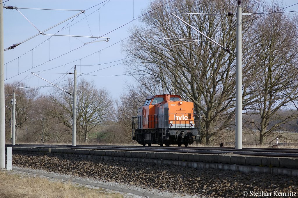 V160.7 (203 150-8) von der hvle als Lz zwischen Growudicke und Rathenow in Richtung Stendal unterwegs. 21.03.2011