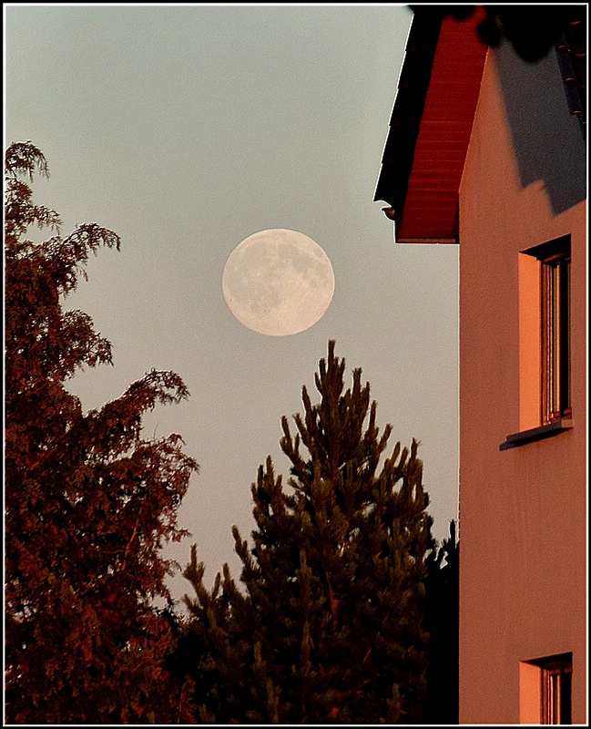 Vollmond in Erpeldange am 22.10.2010 (Jeanny)