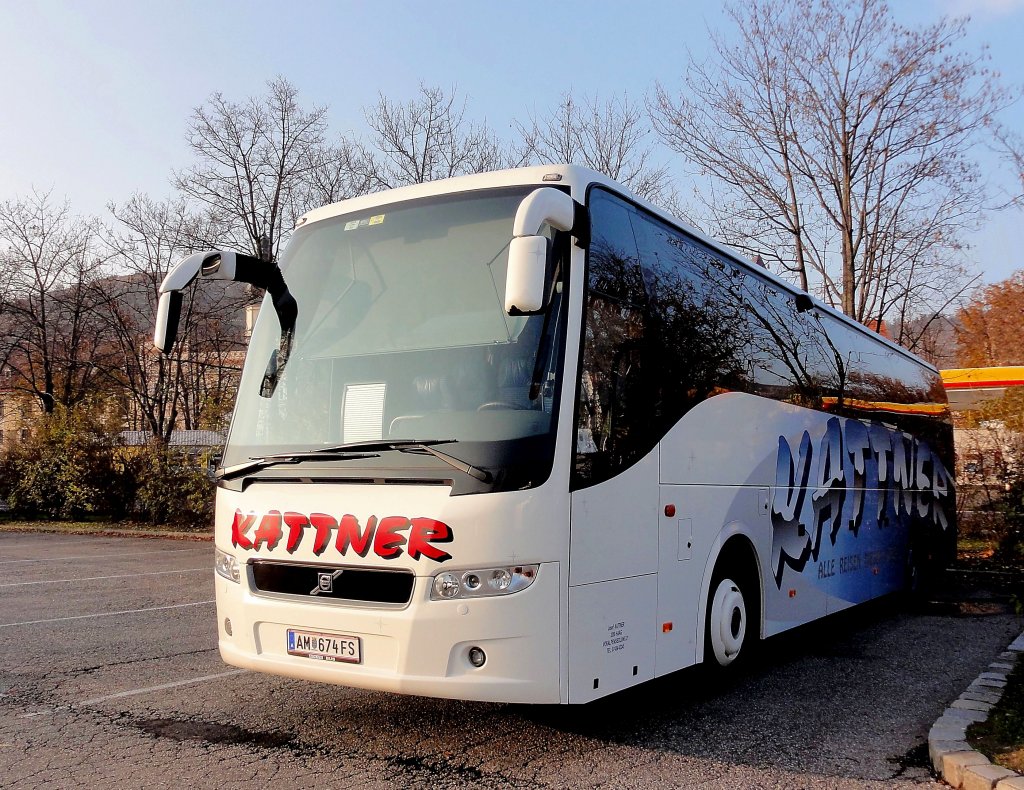 VOLVO 9700 von KATTNER aus Nieder�sterreich im November 2012 in Krems.
