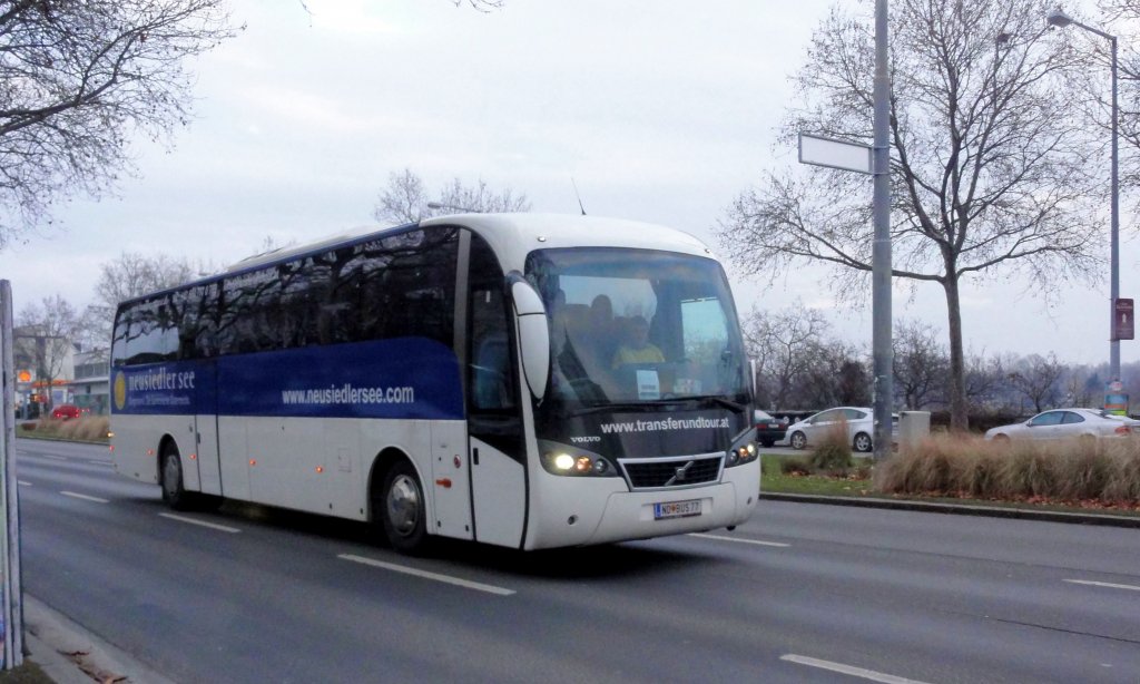 VOLVO Reisebus aus dem Burgenland/sterreich am 30.12.2012 in Wien gesehen.