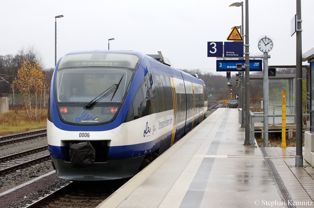 VT 0006 der OLA als MR51 (MR 99621) nach Brandenburg Hbf in Rathenow. 16.11.2010