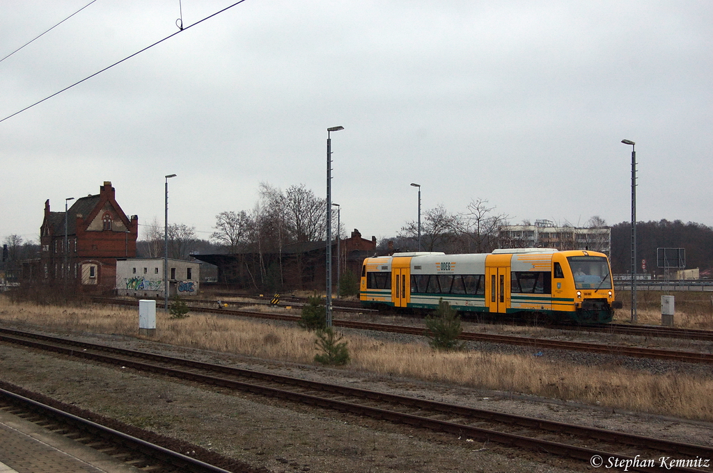 VT 650.64  Stadt Storkow (Mark)  (650 064-8) ODEG - Ostdeutsche Eisenbahn GmbH als OE51 (OE 68981) von Rathenow nach Brandenburg Hbf, bei der Ausfahrt in Rathenow. 01.03.2012