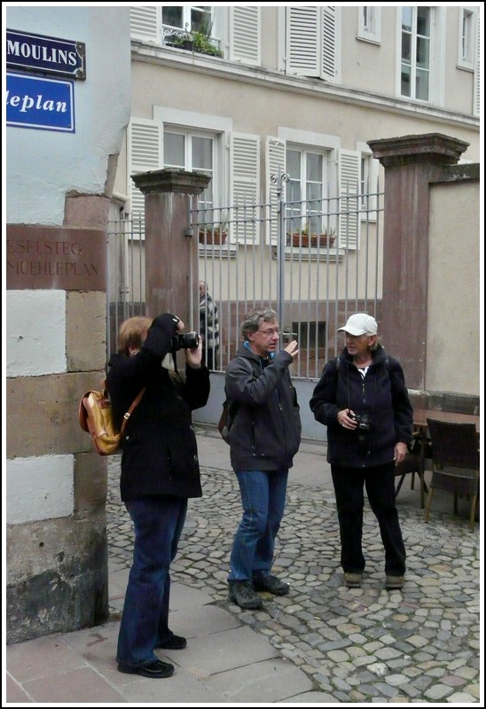 Wenn man den Stadtplan studiert hat, wei man wo's lang geht. ;-) Strasbourg 28.10.2011 (Hans)