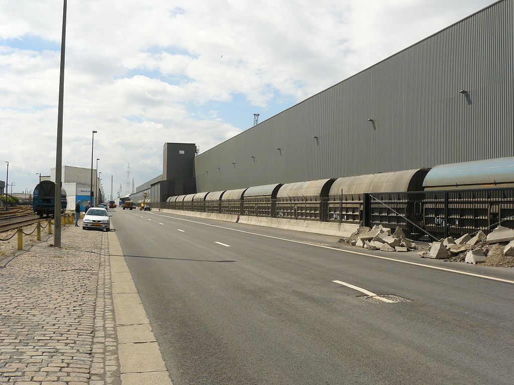 Zinkerts overslag Emdenweg haven Antwerpen 22-06-2012.