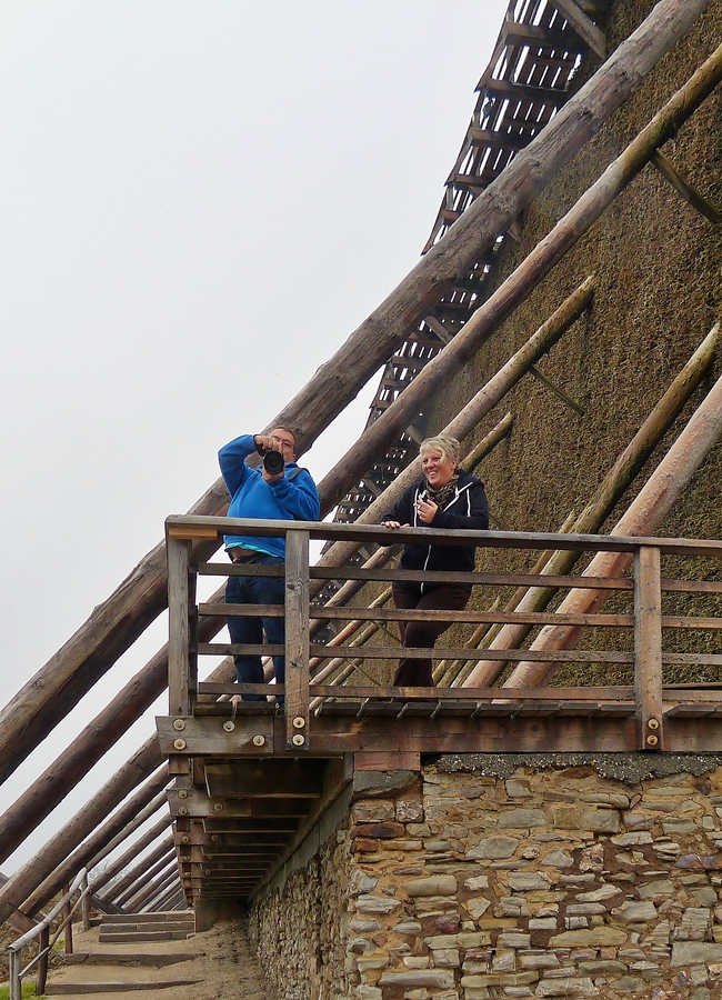 . Wer war wohl schneller? - Am Gradierwerk III in Bad Nauheim (Wetterau). 01.11.2014 (Hans)