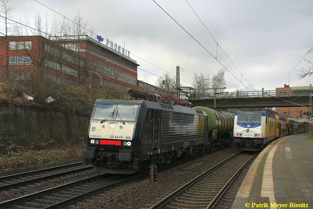 03/02/2015:
MRCE ES64 F4 - 450 mit Kesselwagenzug in Hamburg-Harburg auf dem Weg nach Süden