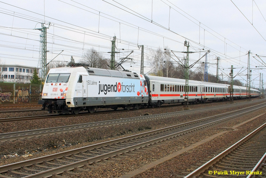 101 050 mit IC 2310 am 26.03.2015 in Hamburg-Harburg