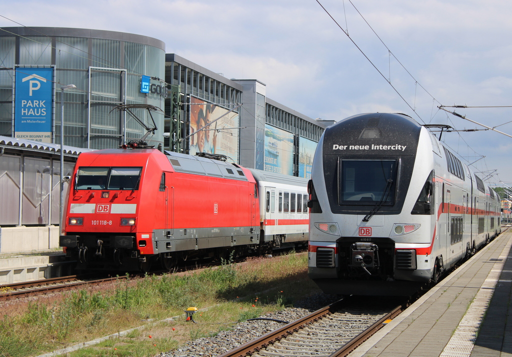 101 118-8 mit IC 2911(Warnemünde-Dresden)bei der Durchfahrt in Warnemünde-Werft.05.06.2020