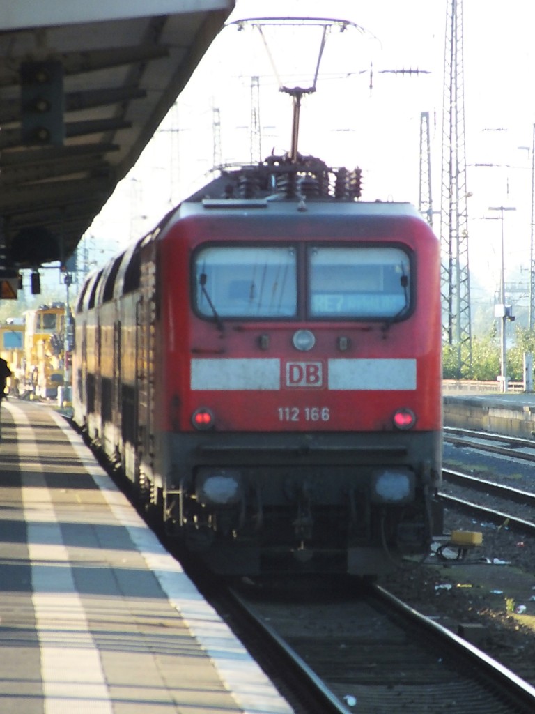 112 166 steht am frhen Morgen des 2.10.13 in Hamm (Westfalen).
RE7 -> Krefeld HBF