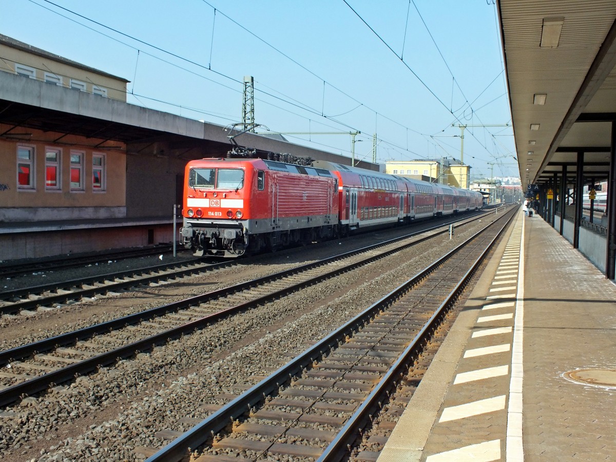 114 013 erreicht am 14.3.14 mit einem RegionalExpress aus Frankfurt Fuld.