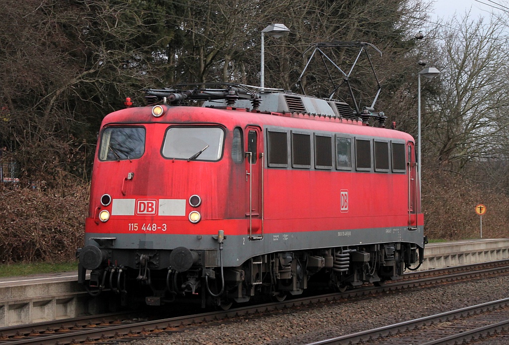 115 448-3 als Potraitaufnahme in überarbeiteter Fassung. Schleswig 14.04.2013