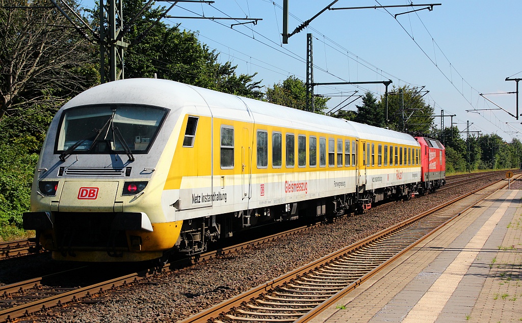 120 160-7/502-0 steht hier mit einem Mess-Zug(bestehend aus Steuerwagen 60 80 99-94 000-9 Dienstmz 307 und RailLab1 63 80 99-91 004-1 Dienstmz 308)als NbZ 92924 in Schleswig und wartet auf die freie Trasse Richtung Rendsburg. Schleswig 15.08.12