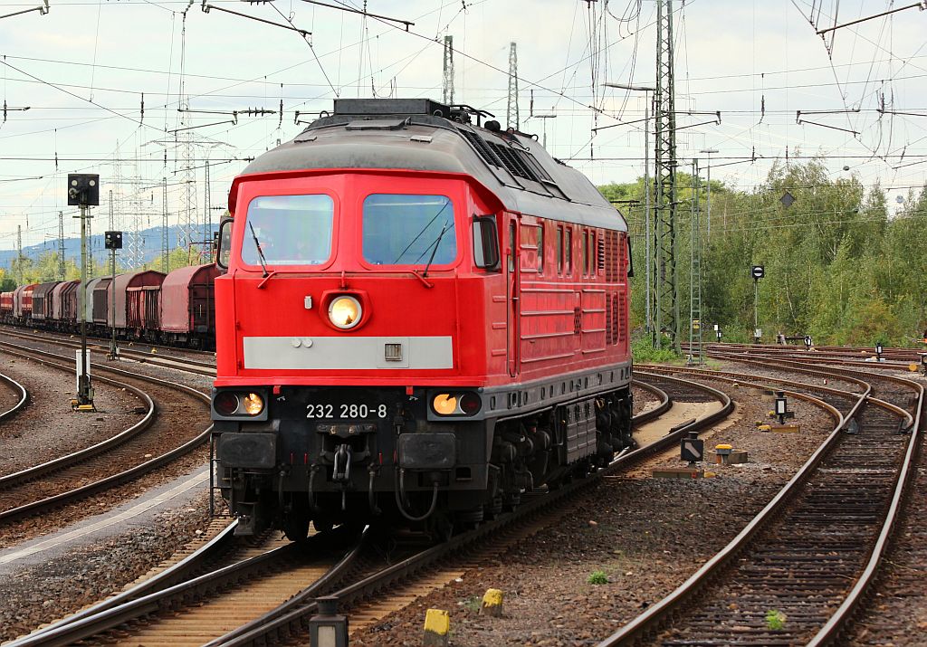 12.Lok: Auch eine  Ludmilla  darf bei einer Dieselparade nicht fehlen hier präsentiert sich 232 280-8 den Fotografen. Koblenz-Lützel 29.09.2012