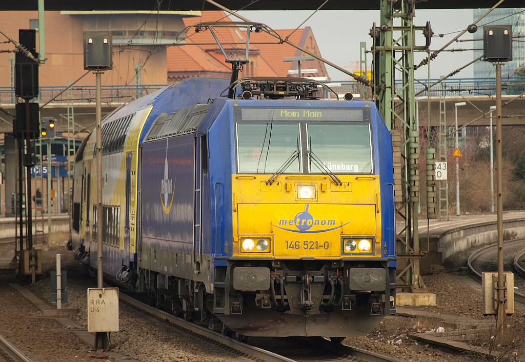 146 521-0 der Metronom mit freundlichem  Moin Moin  Gruß festgehalten in HH-Harburg. 30.03.2011