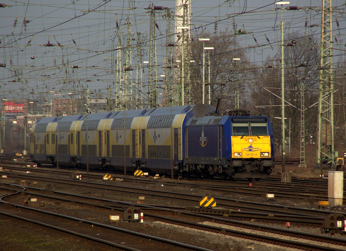 146 521-0 der Metronom rollt hier langsam in den Bremer Hbf ein, der Zug kam aus Hamburg. 03.03.2012