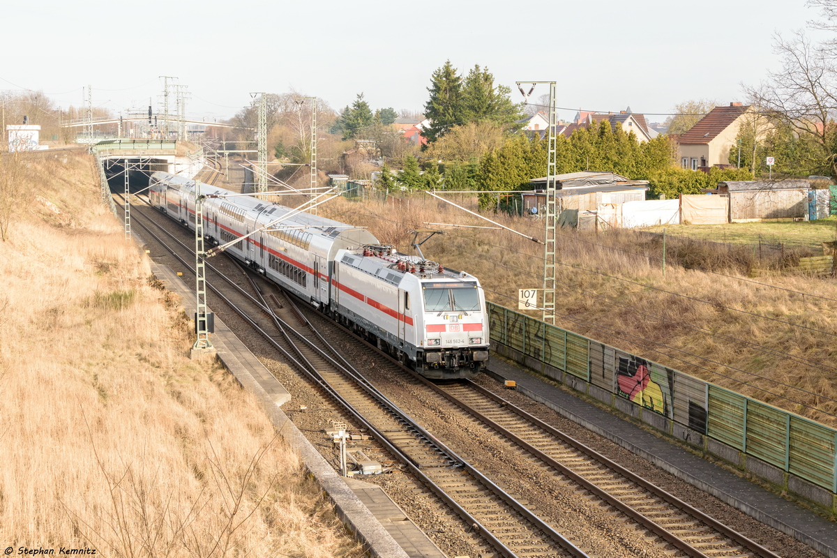 146 562-4 mit dem Doppelstock IC 2049 von Köln Hbf nach Dresden Hbf in Stendal. 04.03.2017