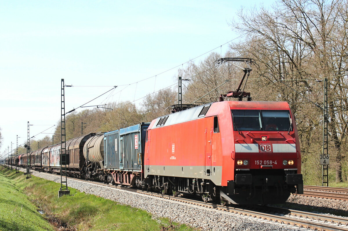 152 058-4 am 22.04.2023 in Tostedt - Dreihausen.