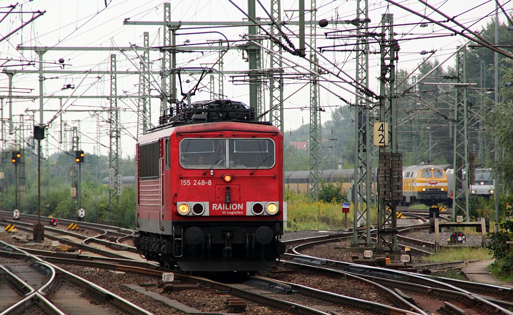 155 248-8 auf Solofahrt in HH-Harburg, im Hintergrund 216 032 und 185 677, 10.09.2012