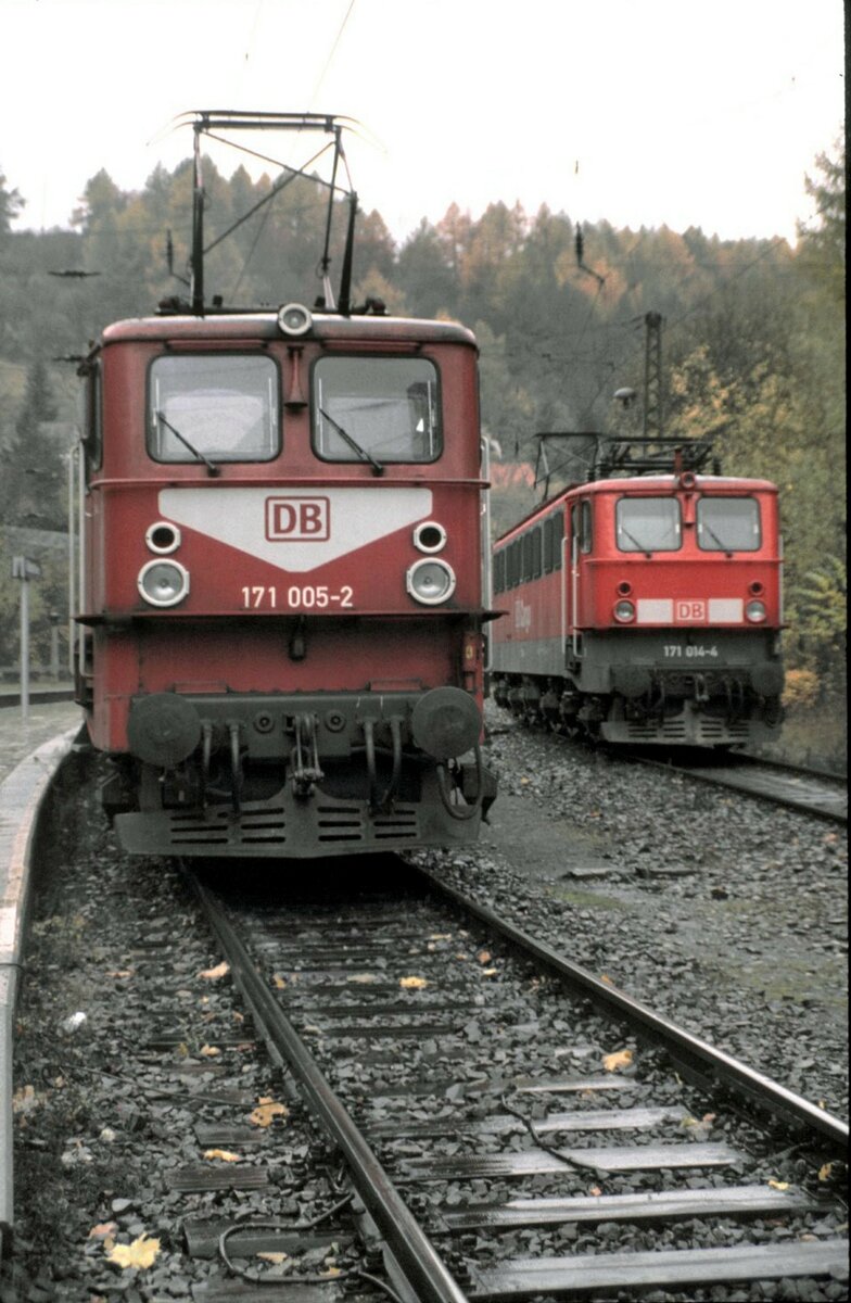 171 005-2 und 171 014-4 in Rübeland am 02.11.1999.