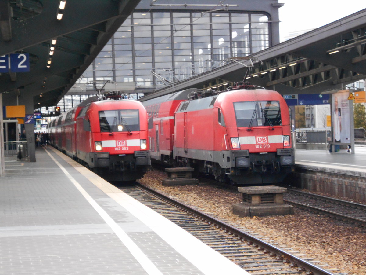 182 003 und 010 begegneten sich,am 27.Oktober 2018,in Berlin Zoologischer Garten.