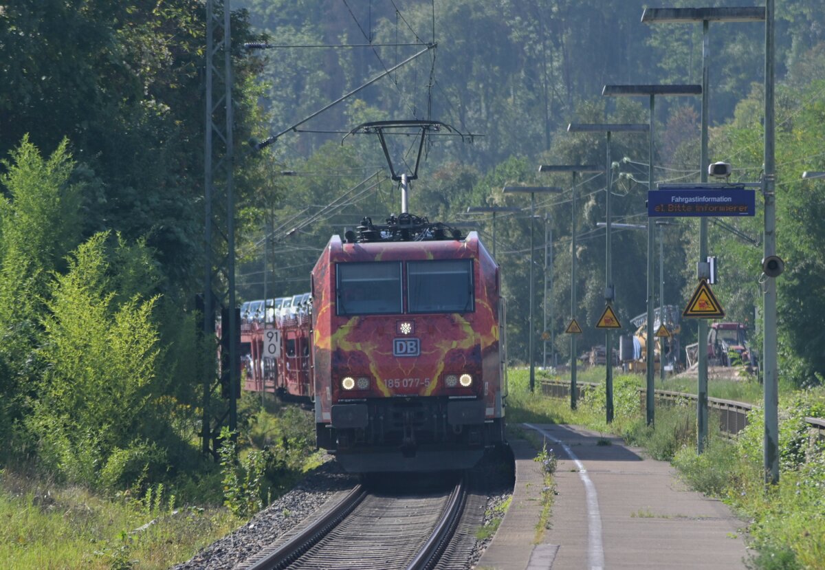 185 077 Stahl auf Stahl mit dem  Millionenzug  durch Roigheim gen Würzburg  am 12.9.2023 