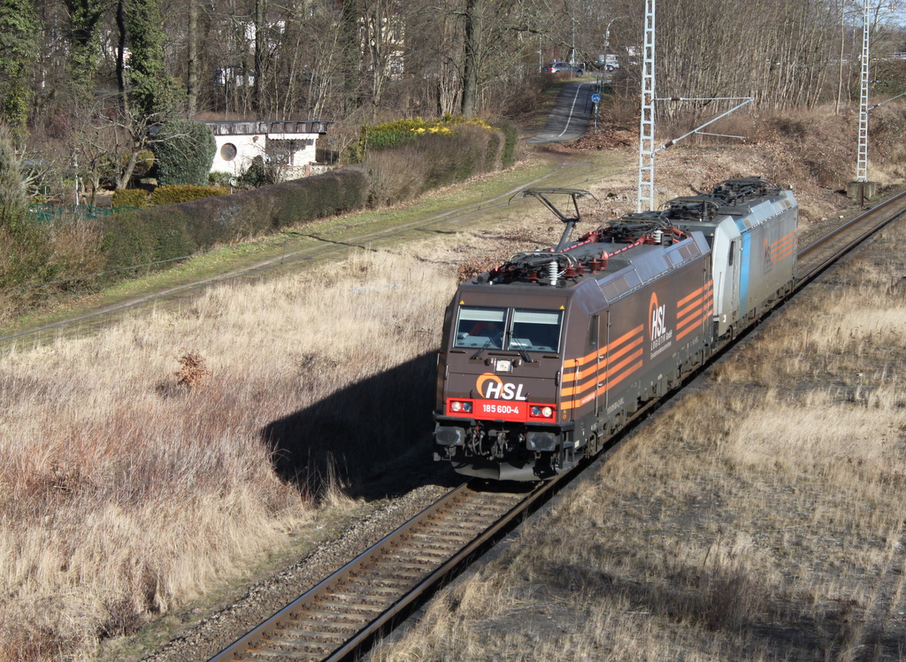 185 600+186 147-5 als Leerfahrt im Haltepunkt Rostock-Kassebohm.24.02.2017