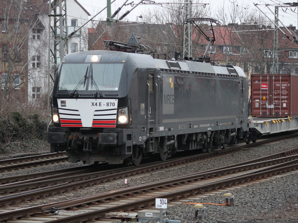 193 870-3 bei der Ausfahrt in Hildesheim Hbf.11.03.2016