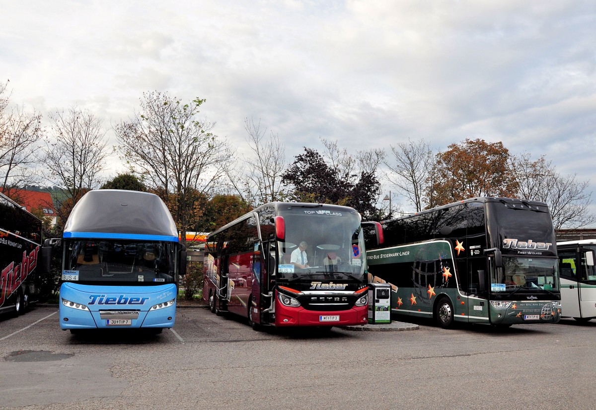 2 mal von TIEBER Reisen aus �sterreich am 20.9.2014 in Krems.Links der Neoplan Cityliner,mittig ein Setra 516 HDH und rechts ein Van Hool T9.