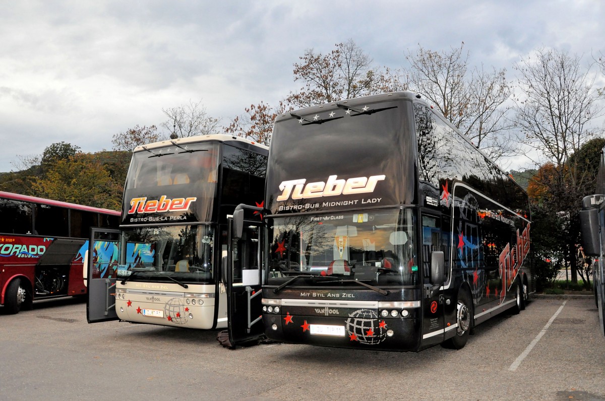 2 mal Van Hool T9 von TIEBER Reisen aus �sterreich am 20.9.2014 in Krems.