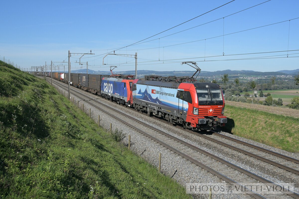 2019-10-01, SBB CFF FFS Cargo Mühlau
Locomotive électrique Siemens Vectron 
Br 198 472 [Köln]