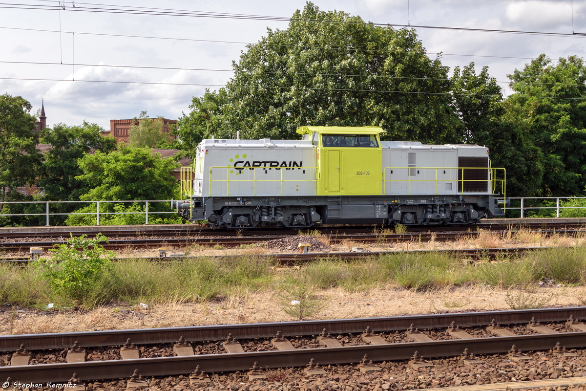 203-103 (203 139-1) Captrain Deutschland GmbH kam solo aus Stendal durch Magdeburg-Neustadt und fuhr weiter in Richtung Hauptbahnhof. 01.07.2016