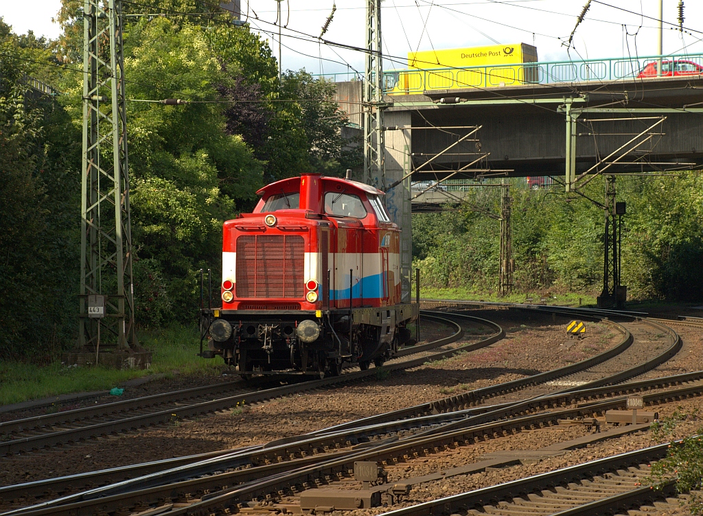 211 324-8 der EVB kommt hier langsam in den Bhf HH-Harburg gerollt. 19.08.11