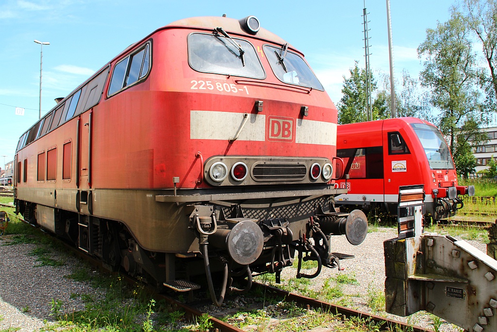 218 005/225 805 und 650 109 aufgenommen in Friedrichshafen von einer öffentlichen Strasse aus. 02.06.12