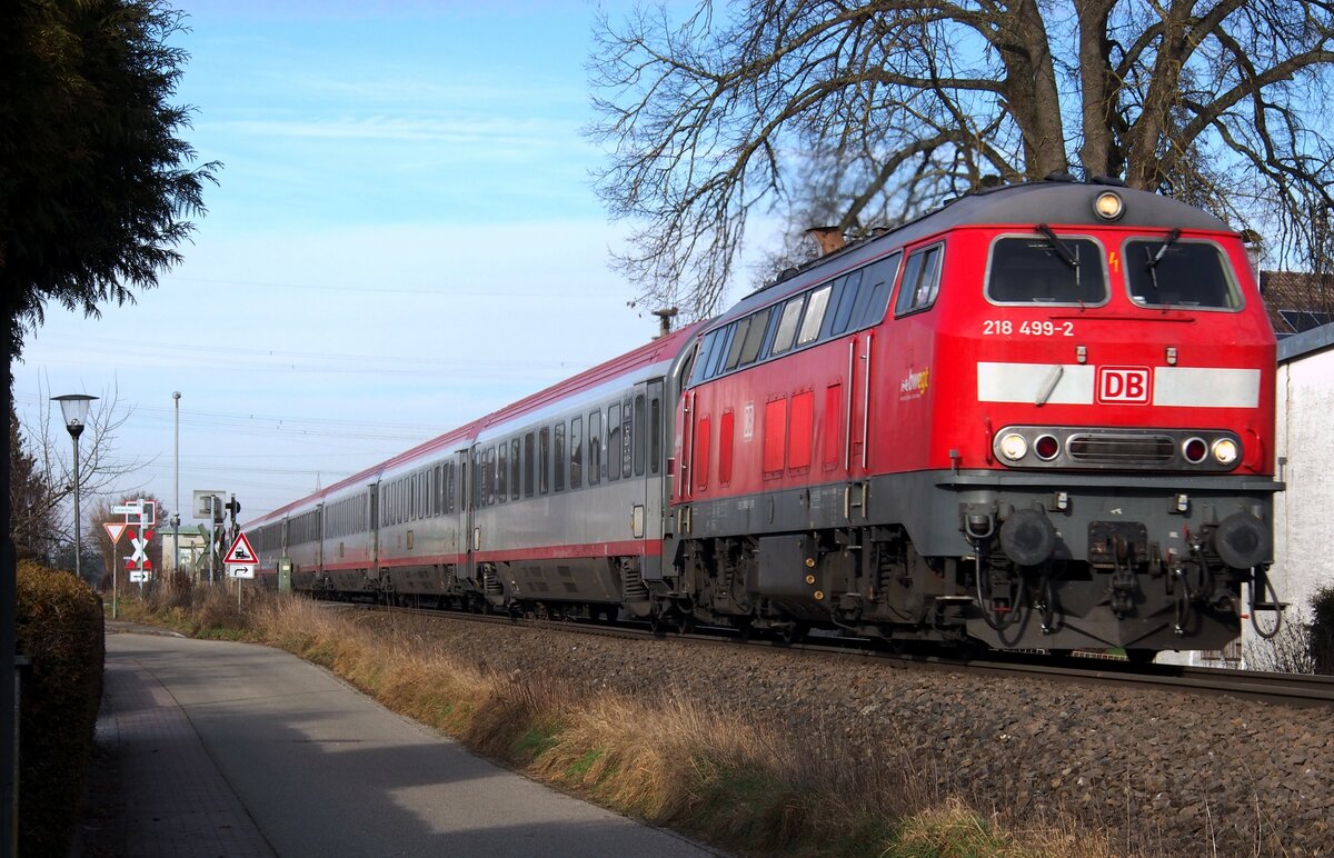 218 499-2 mit EC 119 der �BB als Umleiter in Bellenberg am 31.12.2019.