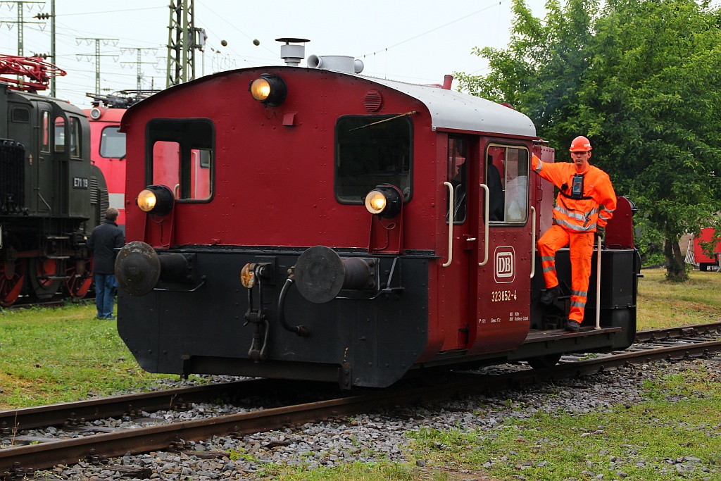 323 852-4 bei Rangierarbeiten im EBM Koblenz-Lützel, 03.06.12